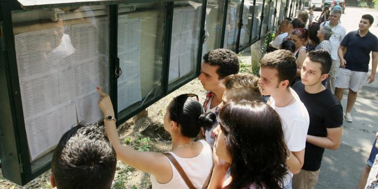 В Кишиневе 33 выпускника сдали все экзамены на степень бакалавра на «10»