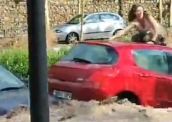 Ливни затопили испанскую Сарагосу: Горожанам приходилось хвататься за деревья, чтобы не быть унесенными водой