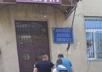 По подозрению в пассивной коррупции задержаны двое полицейских и посредник