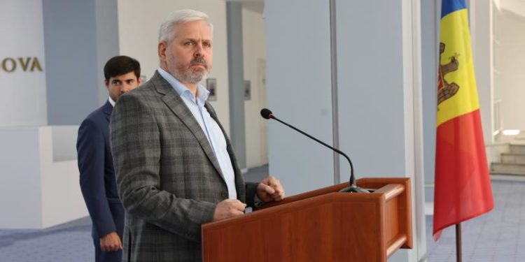 Termoelectrica are un nou director. Ce spune Iurie Rozlovan despre investigarea cazului privind păcura îngropată | VIDEO