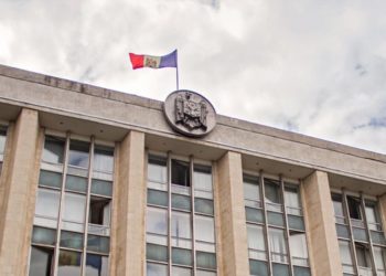 Ședință specială la Guvern, cu privire la evenimentele de la Aeroportul din Chișinău: Presa nu a fost lăsată să asiste la întrunire, care s-a desfășurat cu ușile închise