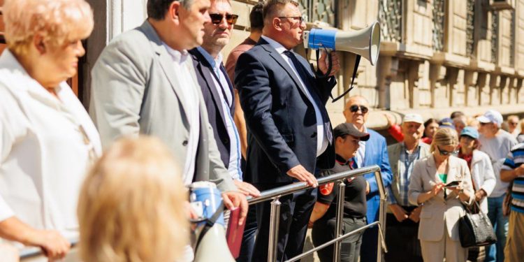 Председатель инициативной группы Павел Вережану обжалует решение ЦИК о республиканском референдуме в суде