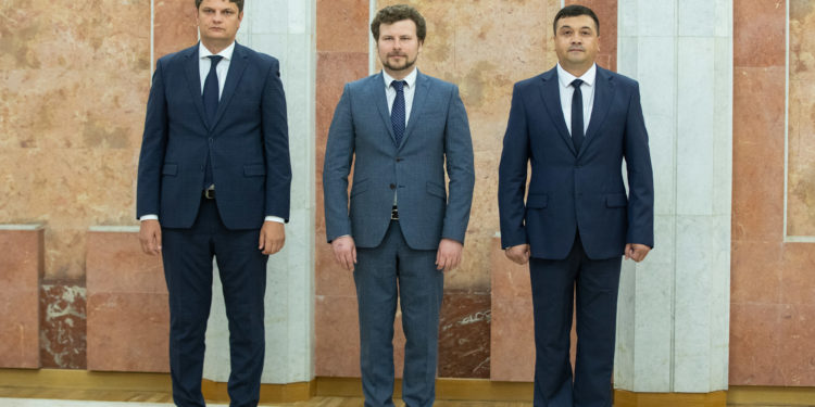 Efros, Perciun și Spînu, prezenți la prima ședință de Guvern, de la investirea în funcție. Cum au răspuns criticilor noii miniștri și la ce schimbări au apelat | VIDEO