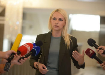 „Vor să întindă la maximum neprezența mea în spațiul public”. Ședința la care urma să fie examinată măsura de reprimare a deputatului Marina Tauber, amânată | VIDEO