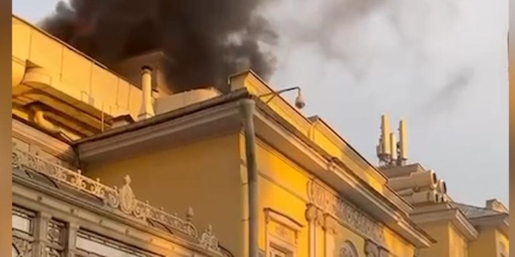 В Москве загорелось здание с ресторанами «Кафе Пушкинъ» и «Турандот»