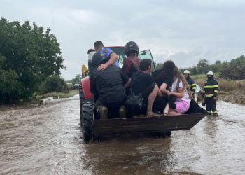 România este devastată de vremea rea: Patru oameni au murit în urma ploilor torențiale | VIDEO