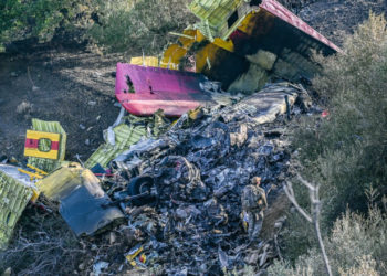 Filmul tragediei din Grecia. De ce s-a prăbușit avionul Canadair de stingere a incendiilor. Imagini de la locul accidentului