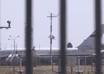 Zbor special efectuat de un avion din Rusia în România pentru repatrierea a 40 de angajați ai misiunii diplomatice ruse