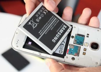 ЕС переходит на гаджеты только со съемными аккумуляторами