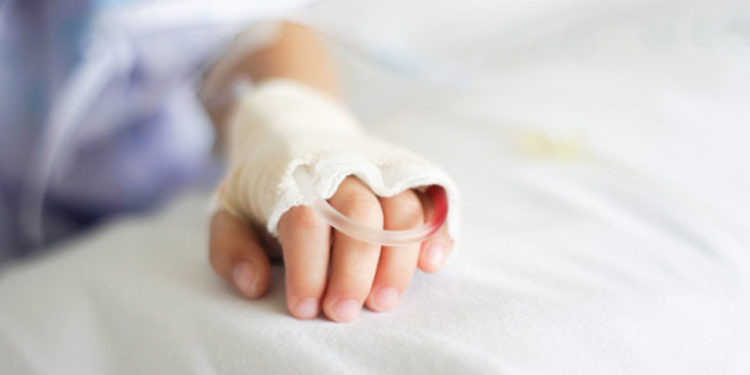 Un băiețel de 3 ani a ajuns la spital în stare extrem de gravă, după ce a înghițit un capac de masă plastică. Care este stare copilului | VIDEO