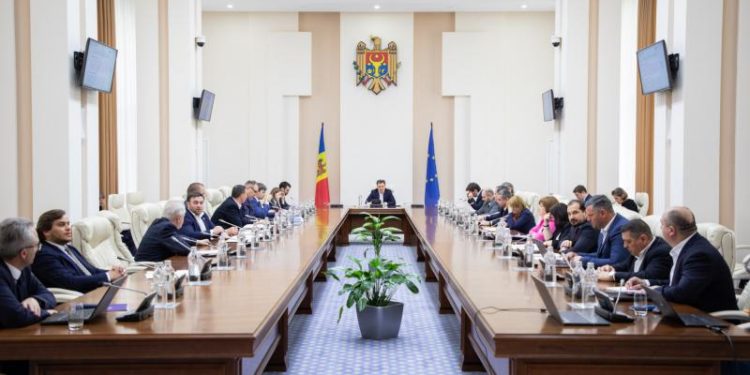 CSE a interzis persoanelor sancționate să efectueze tranzacții în numerar de peste 10 mii lei: Ce alte decizii s-au adoptat