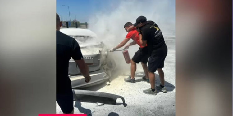 Accident grav în România: Un TIR a intrat într-o coloană de automobile