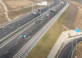 România: Alunecare de teren masivă în apropiere de autostrada A10 Sebeș-Turda . O bucată din deal riscă să ajungă peste șosea