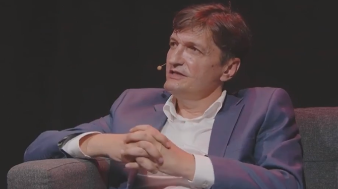 Олег Косых обратился к властям с просьбой объяснить, какую пользу получит молдавское общество от выхода из СНГ