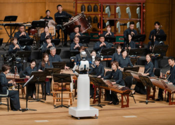 Imagini inedite în Coreea de Sud: Un robot a dirijat orchestra națională