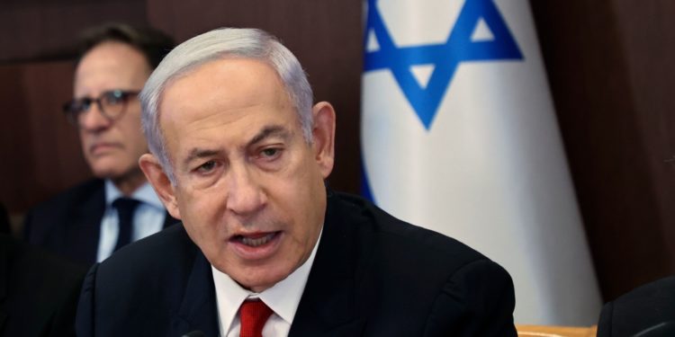 Benjamin Netanyahu, internat la spital după ce „a stat la soare fără nimic pe cap și fără să bea apă”