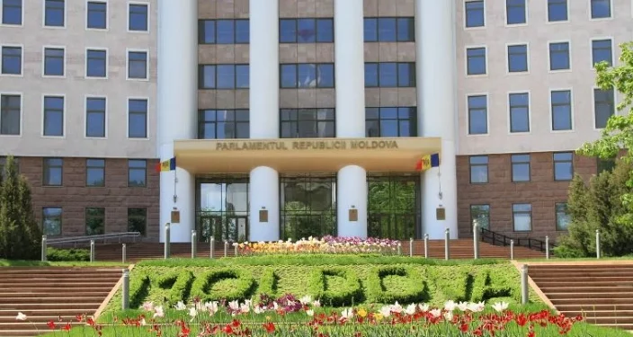 Parlamentul a cheltuit peste 1,3 milioane de lei pentru deplasările deputaților în străinătate în trimestrul II al anului | DOC