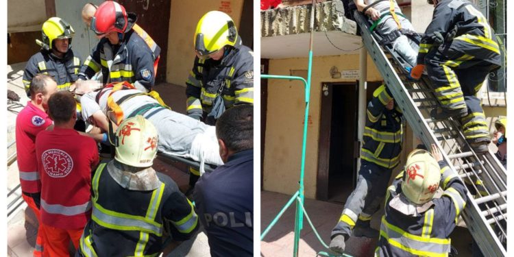 A suferit fracturi la picioare și se afla în șoc traumatic. IGSU oferă detalii despre bărbatul căzut de la etajul 6 | VIDEO
