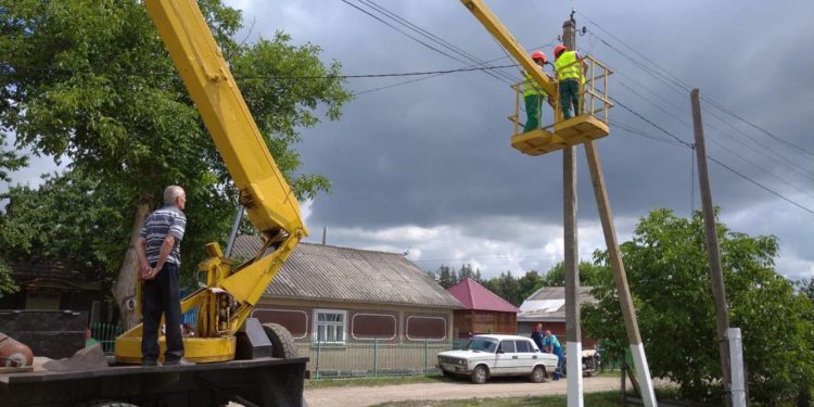 Echipa lui Ilan Şor continuă să implementeze proiecte de îmbunătățire a infrastructurii: În satele Stolniceni și Burghelea, a fost lansat concomitent un proiect de instalare a iluminatului stradal modern | VIDEO