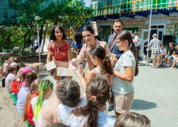 „Copiii merită o copilărie fericită”. Evghenia Guțul și echipa lui Ilan Șor creează condiții necesare pentru generația tânără din Găgăuzia