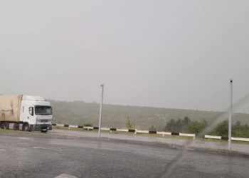 S-au pornit șuvoaie puternice de ploaie, însoțită de grindină, în suburbiile capitalei