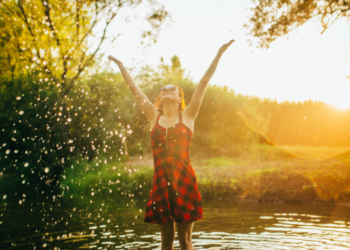 Meteorologii au emis cod galben: Caniculă și ploi cu descărcări electrice