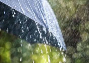 Ploi cu descărcări electrice și maxime de 35 grade Celsius: Cum va fi vremea în acest weekend