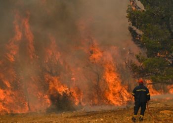 Incendii distrugătoare, în Grecia. Insula Rodos arde deja de o săptămână. MAEIE, către cetățenii moldoveni: Evitați deplasările spre zonele periculoase | VIDEO