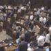 Minut de reculegere, în plenul Parlamentului, în memoria celor doi ofițeri, căzuți la datorie pe Aeroportul Internațional Chișinău | VIDEO