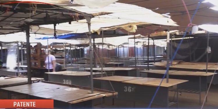 Piețele din capitală, mai pustii în prima săptămână după anularea patentelor. Comerciant: Doar din acest rând 8 au plecat – și asta încă nu s-au introdus aparatele de casă | VIDEO