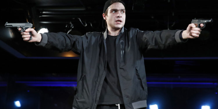 Стало известно о состоянии выпавшего из окна сына Ефремова