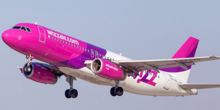 Încă o lovitură pentru moldoveni: Wizz Air reduce numărul de zboruri din România din luna august