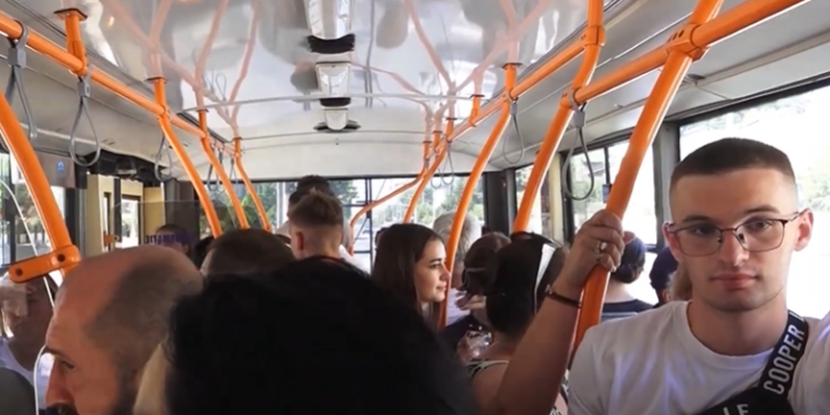 Temperaturi de peste 30 de grade în țară și în Chișinău. Cum scapă locuitorii Capitalei de pârjol și ce măsuri iau serviciile orașului | VIDEO