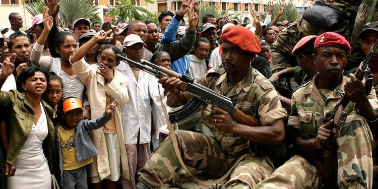 Переворот в Нигере. Из страны эвакуируют граждан ЕС