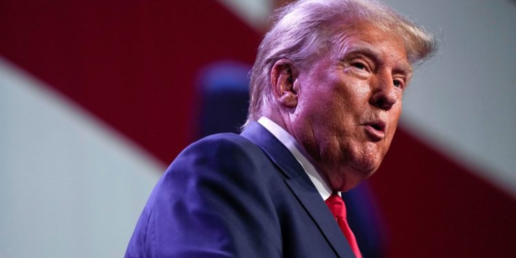 Трамп заявил, что ему грозит 561 год тюрьмы