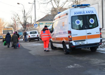 В Каинарах врачи приняли роды в машине скорой помощи