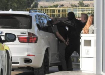 С ребенком на руках: правоохранители задержали члена ОПГ, распространявшего наркотики