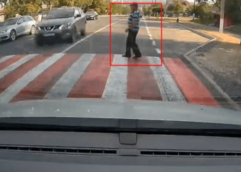 Trei persoane, printre care un copil, la un pas să fie striviți pe trecere, la Orhei