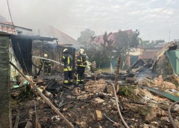 Минувшей ночью российские воска обстреляли Киев, сообщается о двух погибших, в тоже время аэропорт Пскова попал под атаку дронов | VIDEO