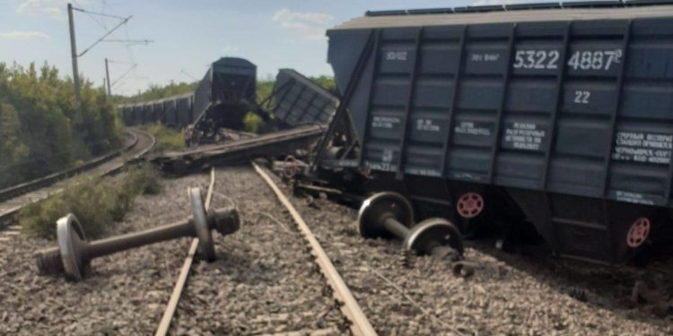 Шесть вагонов с зерном сошли с рельсов на юге Молдовы