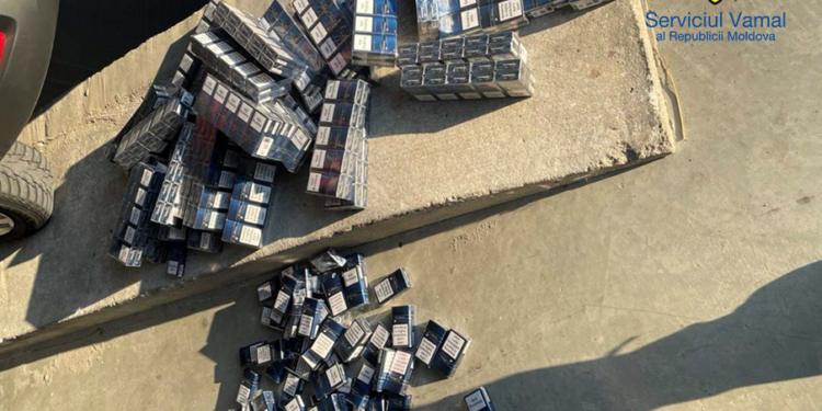 Contrabandă cu țigări fabricate în Ucraina. Doi moldoveni, reținuți pentru 72 de ore | VIDEO