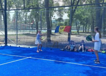 Padel Arena din parcul “La Izvor”, ținta hoților. Director: au furat scaune, mese, palete… până și sacii de gunoi | FOTO
