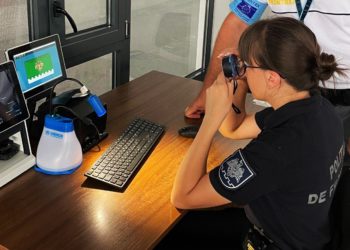 Un șofer albanez cu două permise de conducere falsificate, descoperit la frontiera Leușeni