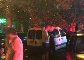 Bătaie crâncenă în plină stradă, în capitală: Un grup de certăreți, toți în stare de ebrietate, au ajuns la poliție | VIDEO