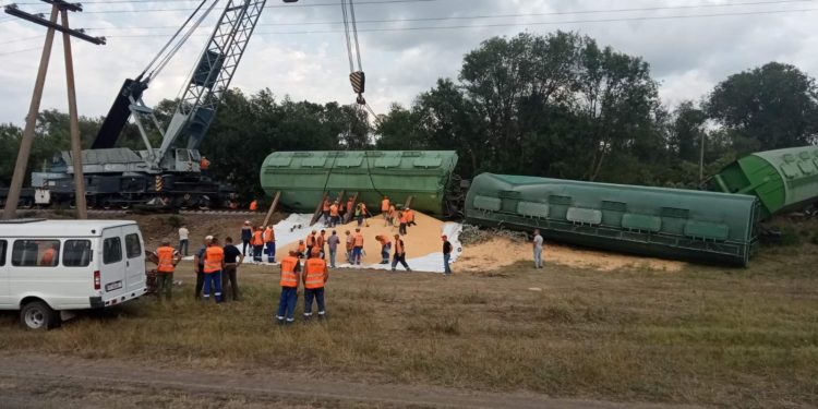 Circa 100 de metri din Calea Ferată distrusă în urma accidentului, la Ceadâr-Lunga a fost restabilită. Când se vor finaliza lucrările | VIDEO