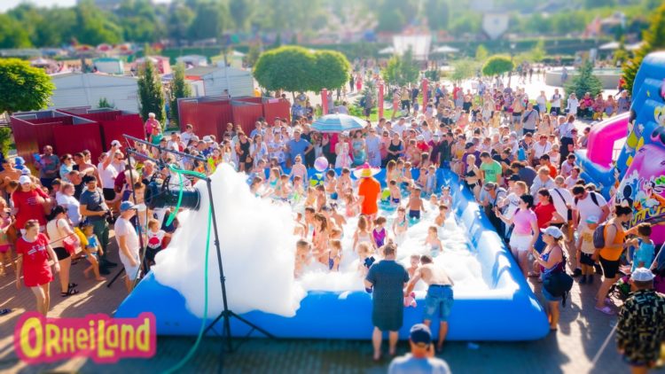 OrheiLand – locul unde visurile devin realitate. În fiecare weekend, este organizat un program special și un concert!