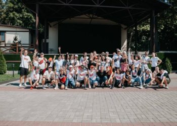 Zeci de tineri au participat la cursurile școlii de vară pentru lideri, desfășurate de organizația „Start”