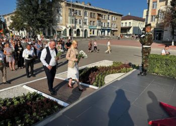 79 de ani de la operațiunea Iași-Chișinău. Politicienii au depus flori la Chișinău, Bălți, Găgăuzia și Orhei. Marina Tauber: „Pentru noi este o obligație și ceea ce putem face pentru ca memoria lor să rămână vie” | VIDEO