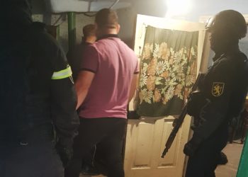 Tâlhărie comisă la Călărași: Trei indivizi au bătut proprietarii unei case, i-au imobilizat, dar au fugit fără a fura ceva