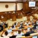 Ședință extraordinară a Parlamentului: Deputații BCS au părăsit sala, în timp ce deputații Partidului interzis ”ȘOR”, spun că ședința încalcă procedurile prevăzute de Regulament | VIDEO